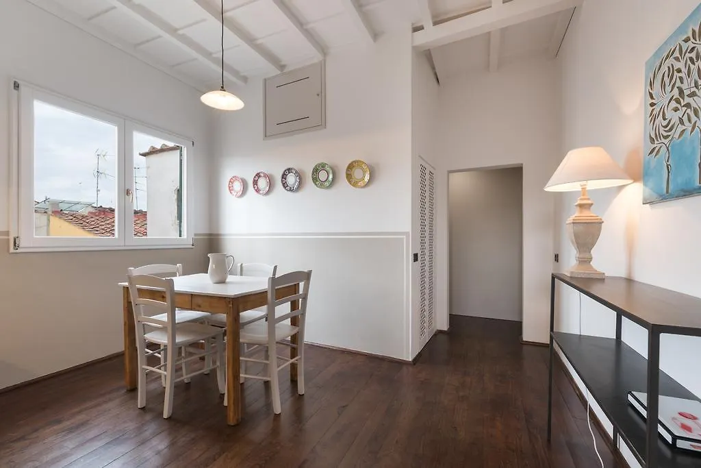 Charming Attic Niche Apartman Firenze 0*,